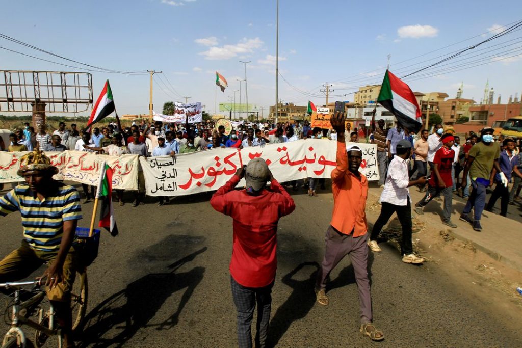 Mobile phone lines cut but Sudanese start new anti-coup protests