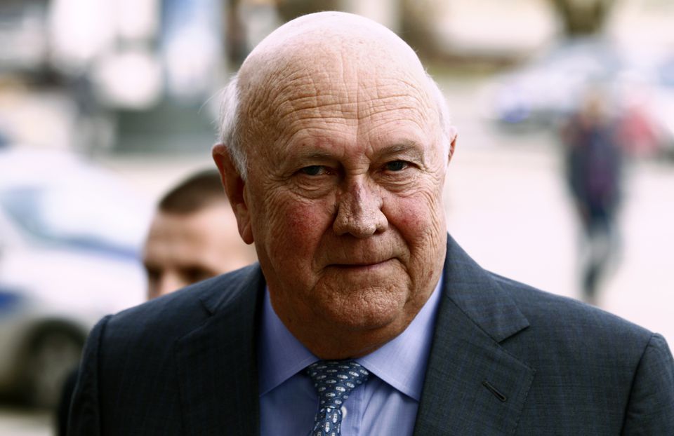 South Africa's former president Frederik Willem de Klerk arrives at a news conference one day ahead of the 13th World Summit of Nobel Peace Prize Laureates in Warsaw October 20, 2013. REUTERS/Kacper Pempel (POLAND - Tags: POLITICS HEADSHOT)